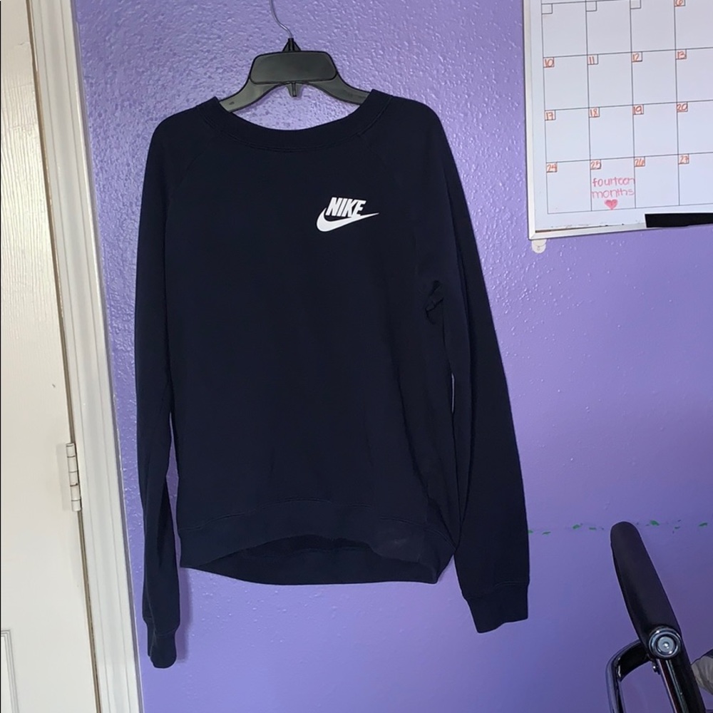 navy blue nike crew neck